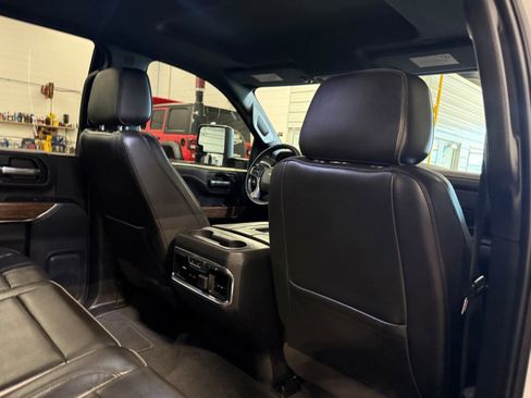 Used 2020 Chevrolet Silverado 3500 High Country w/ Gooseneck/5TH Wheel Package AWD/4WD image 16