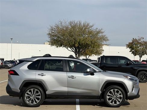 Used 2023 Toyota RAV4 XLE Premium image 3