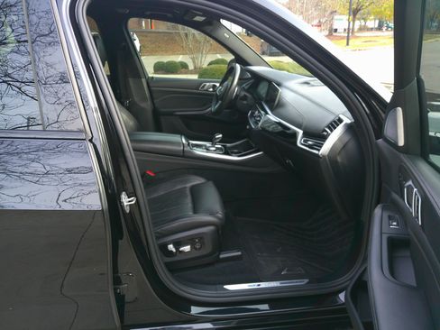 Used 2020 BMW X5 M50i w/ Executive Package image 37