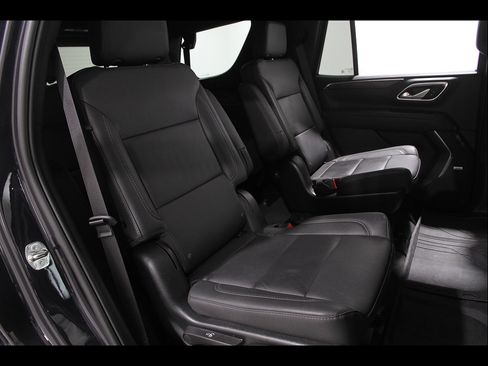 Certified 2024 Chevrolet Tahoe Z71 w/ Luxury Package AWD/4WD image 17