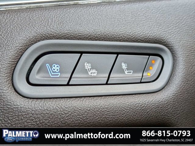 Used 2023 Cadillac Escalade Premium Luxury AWD/4WD image 24