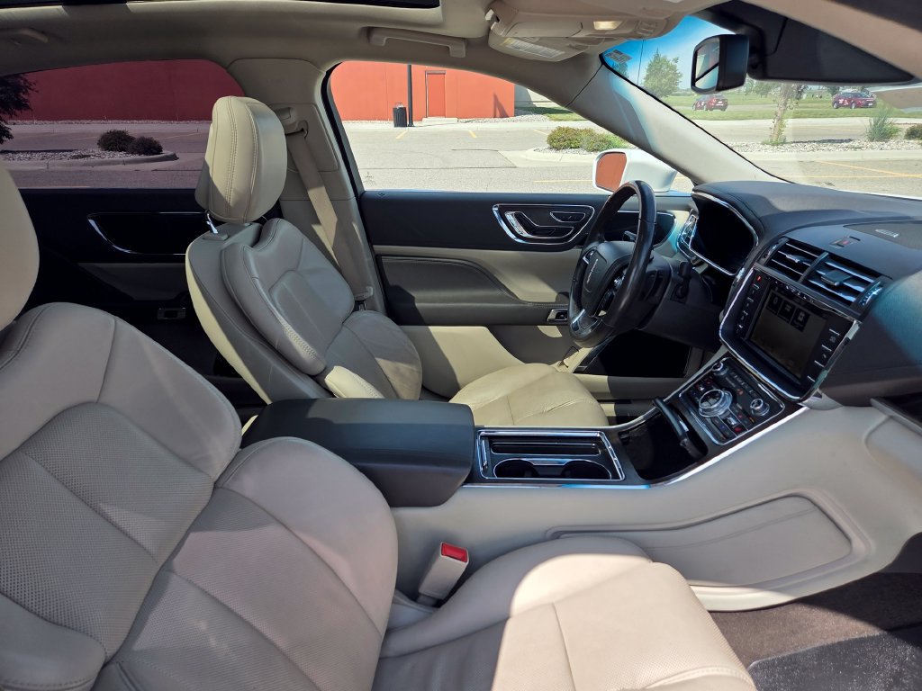 Used 2019 Lincoln Continental Select w/ Continental Climate Package AWD/4WD image 34