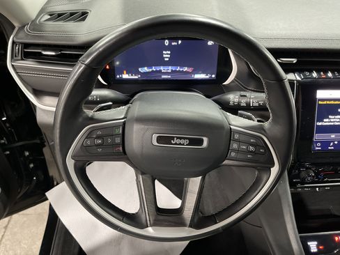 Used 2022 Jeep Grand Cherokee L Limited image 18