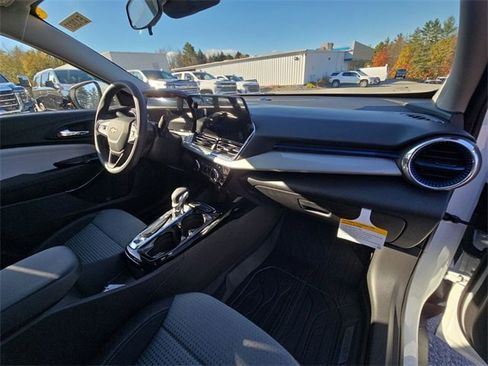 New 2026 Chevrolet Trax LT image 29