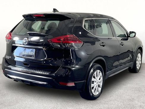 Used 2018 Nissan Rogue S FWD image 4