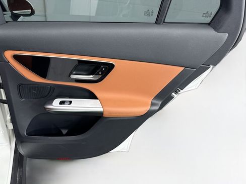 Certified 2025 Mercedes-Benz GLC 300 4MATIC image 26