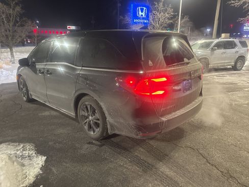 Used 2023 Honda Odyssey Sport image 3