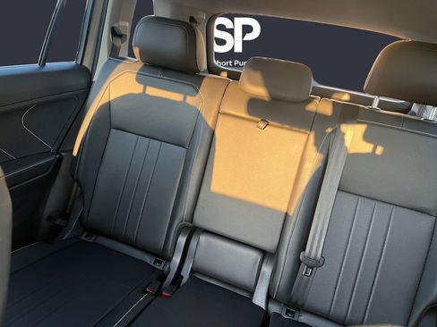 Used 2023 Volkswagen Tiguan SE image 13