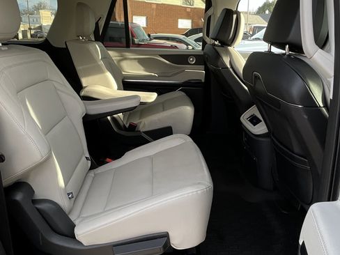 Used 2025 Lincoln Navigator L Reserve image 20