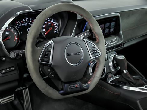 Used 2018 Chevrolet Camaro ZL1 RWD image 25