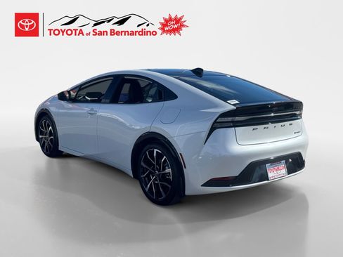 Used 2026 Toyota Prius Plug-In Hybrid FWD image 3