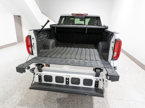Used 2023 GMC Sierra 1500 AT4 w/ AT4 Preferred Package AWD/4WD image 11