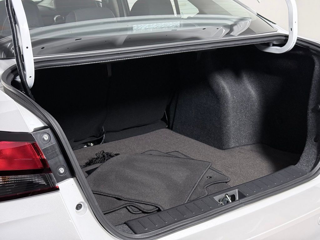 Certified 2025 Nissan Versa SR w/ Trunk Package FWD image 27