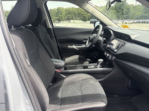 Certified 2024 Nissan Kicks SV FWD image 19