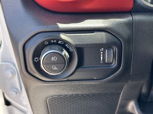 Used 2023 Jeep Gladiator Rubicon w/ LED Lighting Group AWD/4WD image 14
