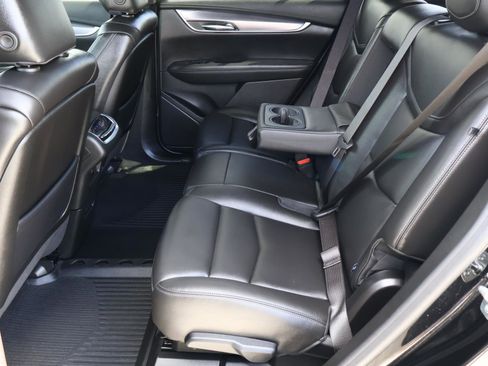 Used 2025 Cadillac XT6 Luxury image 26