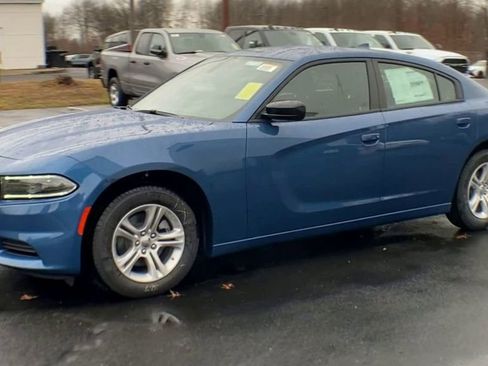 Used 2023 Dodge Charger SXT w/ Cold Weather Package RWD image 5