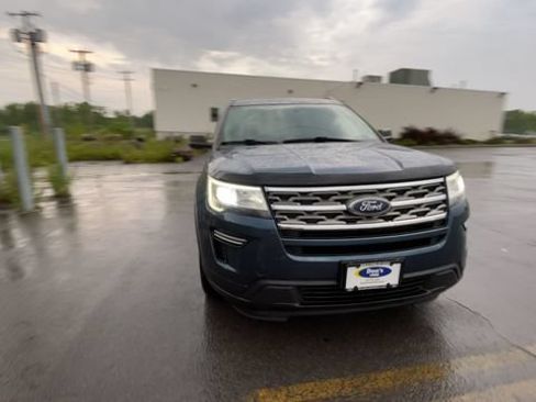 Certified 2018 Ford Explorer XLT AWD/4WD image 3