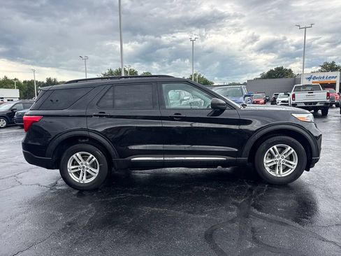 Used 2024 Ford Explorer XLT w/ Equipment Group 202A AWD/4WD image 6