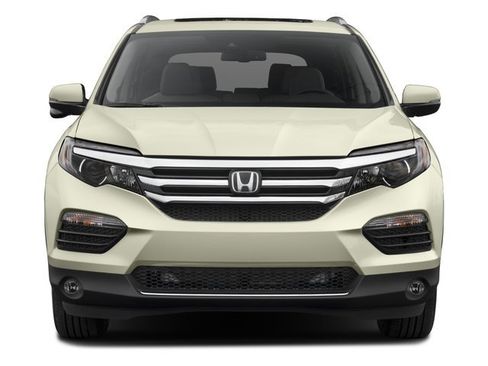 Used 2017 Honda Pilot Touring image 4