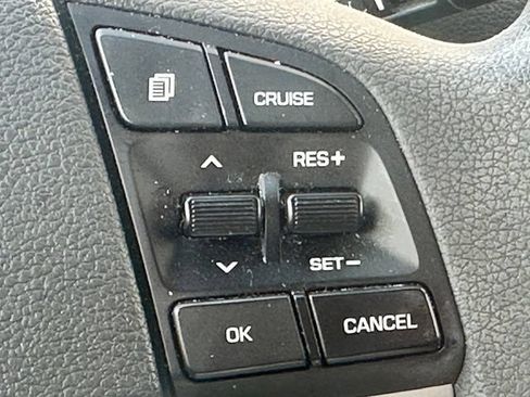 Used 2017 Hyundai Tucson SE w/ SE Popular Package 02 AWD/4WD image 10