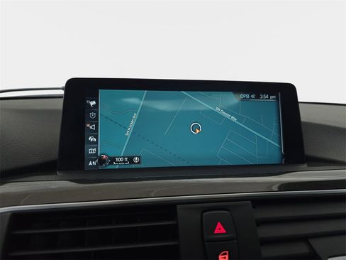 Used 2017 BMW 330e image 24