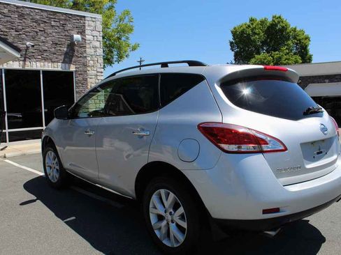 Used 2014 Nissan Murano SV AWD/4WD image 9