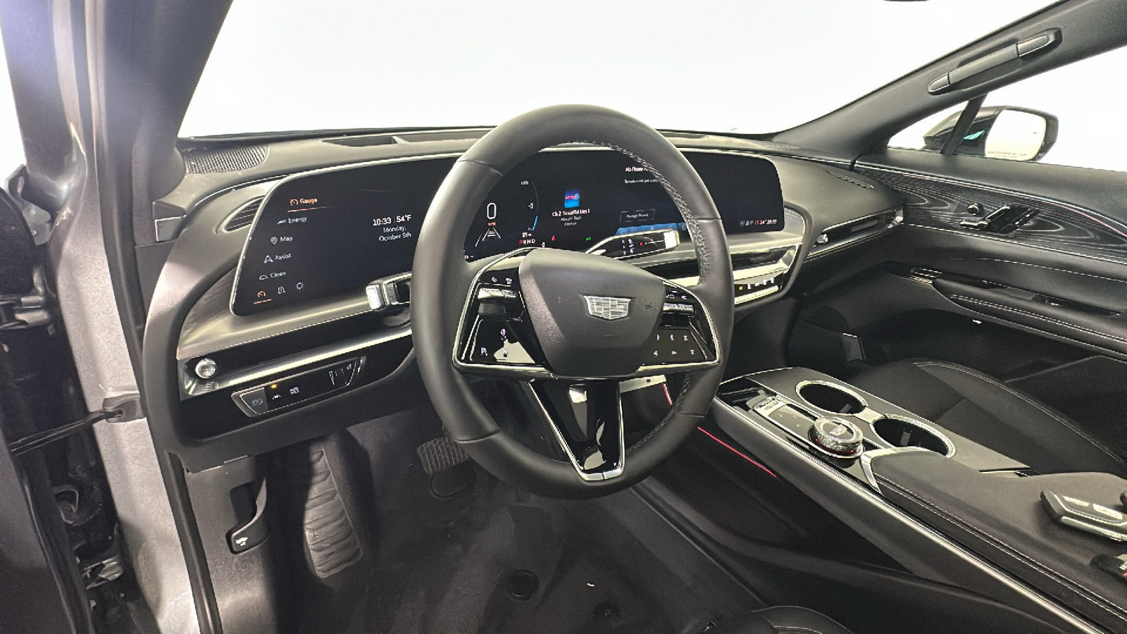 Used 2024 Cadillac Lyriq Luxury AWD/4WD image 16
