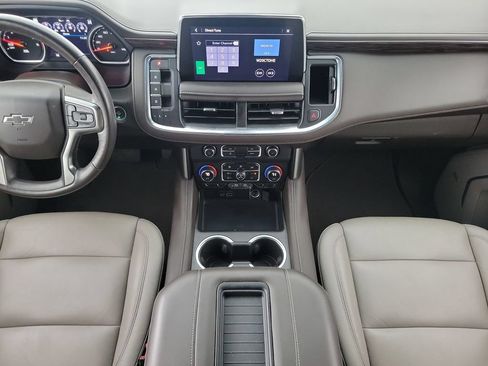 Used 2021 Chevrolet Tahoe Z71 w/ Z71 Off-Road Package AWD/4WD image 19