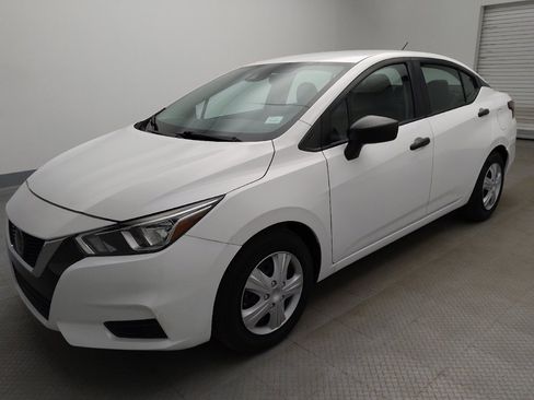 Used 2022 Nissan Versa S FWD image 2