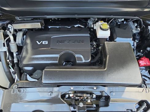 Used 2020 Nissan Pathfinder SV AWD/4WD image 17