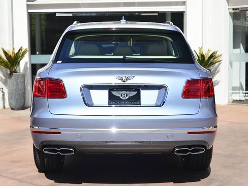 Used 2019 Bentley Bentayga AWD/4WD image 10