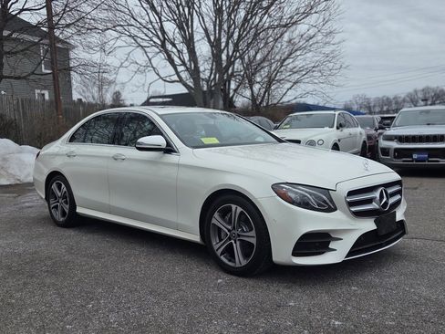 Used 2017 Mercedes-Benz E 300 4MATIC image 8