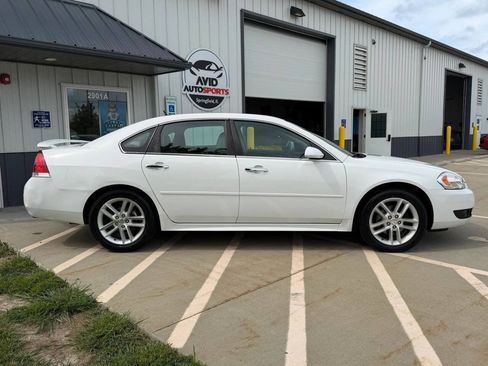 Used 2012 Chevrolet Impala LTZ FWD image 3