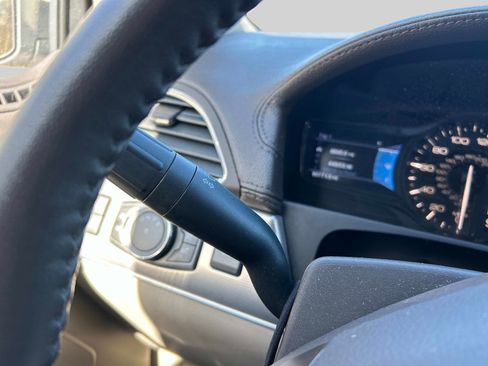 Used 2013 Lincoln MKX FWD image 25