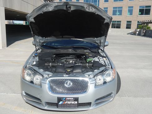 Used 2011 Jaguar XF Premium RWD image 32