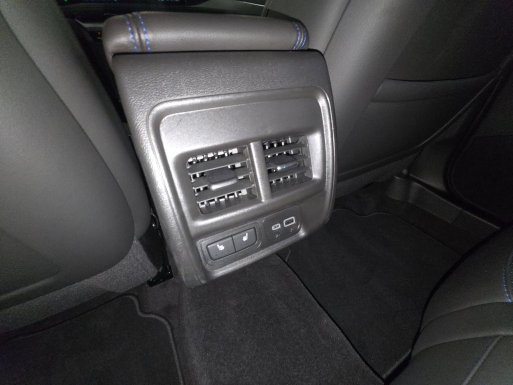 Certified 2025 Cadillac XT4 Sport AWD/4WD image 27