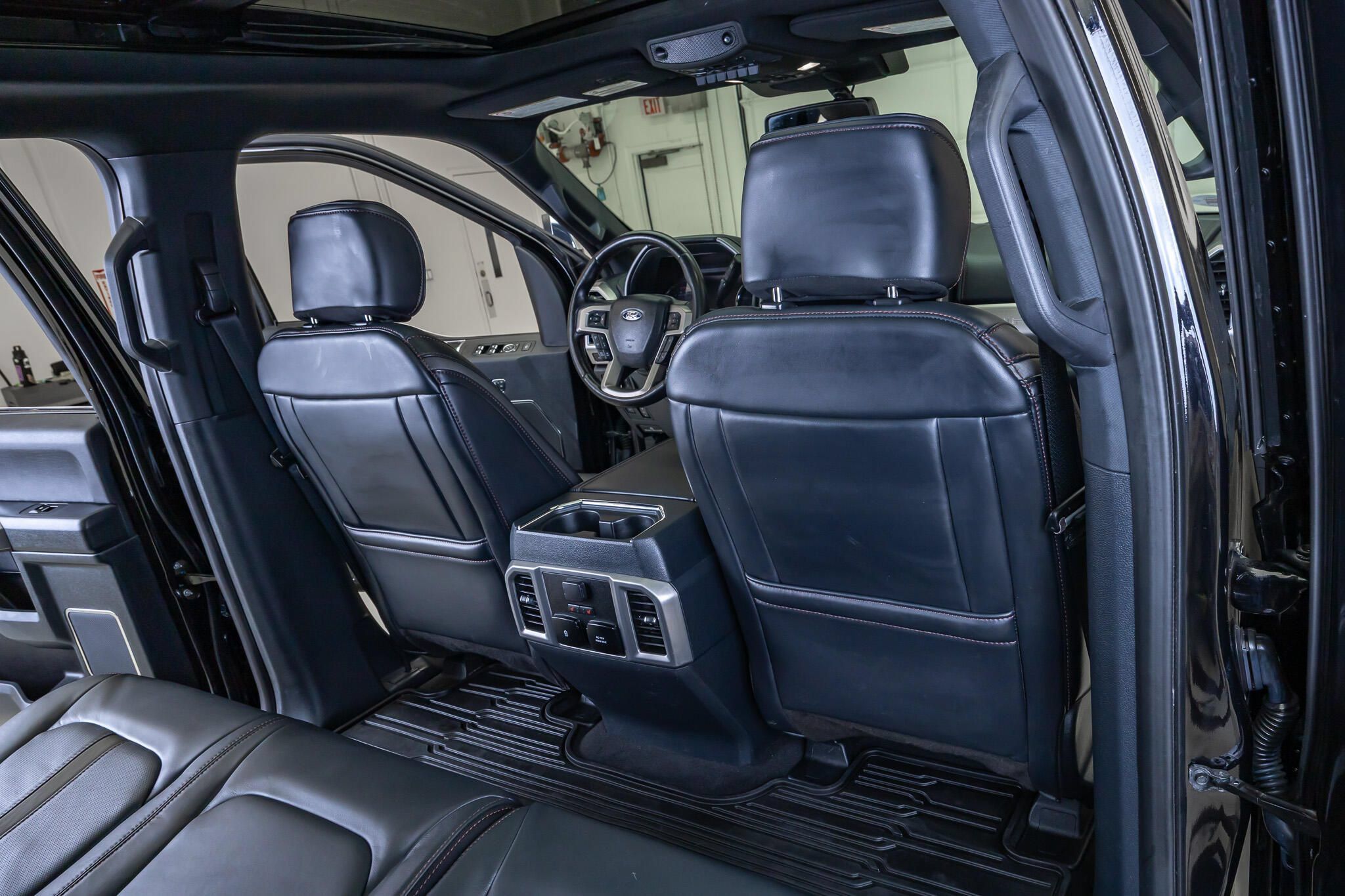Used 2022 Ford F450 Platinum w/ FX4 Off-Road Package AWD/4WD image 31