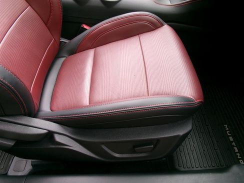 Used 2025 Ford Mustang GT Premium RWD image 19