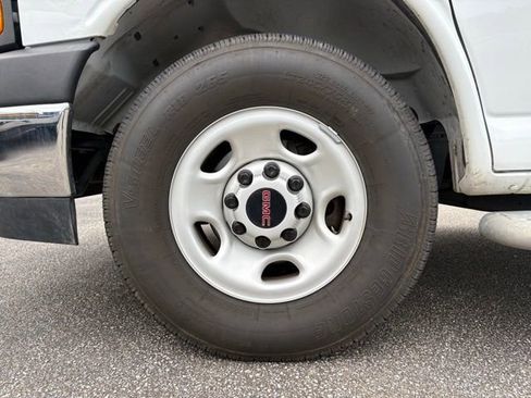 Used 2024 GMC Savana 2500 w/ Driver Convenience Package RWD image 18