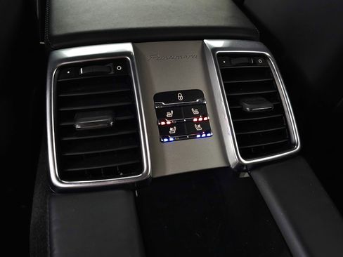 Used 2013 Porsche Panamera GTS image 38