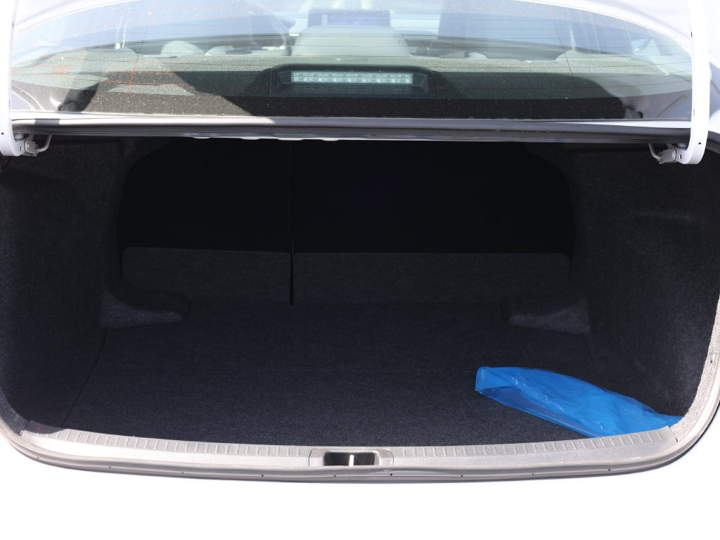 Used 2025 Toyota Corolla LE FWD image 8