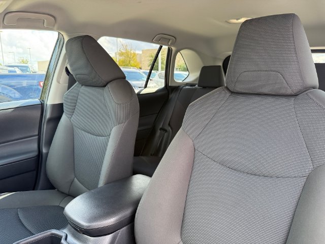 Used 2025 Toyota RAV4 LE AWD/4WD image 11