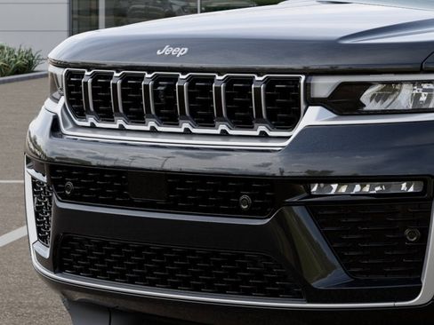New 2026 Jeep Grand Cherokee Summit image 37