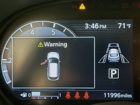 Used 2023 Nissan Kicks SV image 18