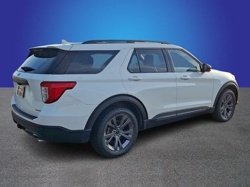 Used 2023 Ford Explorer XLT w/ Equipment Group 202A AWD/4WD image 5
