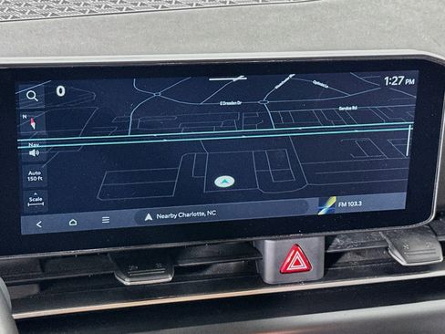 Used 2025 Kia Carnival FWD image 22