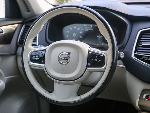 Used 2022 Volvo XC90 T8 Inscription w/ Advanced Package image 16