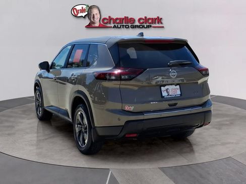 Certified 2024 Nissan Rogue SV FWD image 3