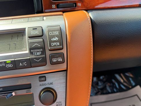 Used 2002 Lexus SC 430 Convertible image 51